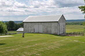 5 Stall Barn with Heated Lounge - Country homes for sale and luxury real estate including horse farms and property in the Caledon and King City areas near Toronto